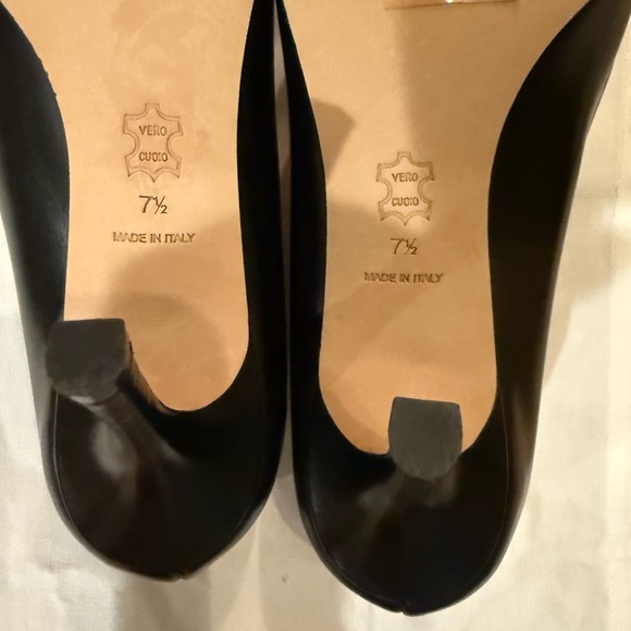 Tory Burch 3 1/2 inch high heel - Picture 8 of 8